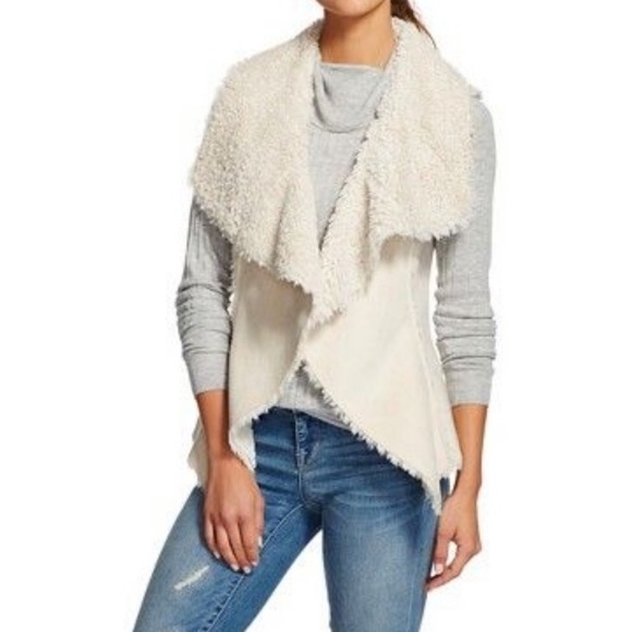 Knox Rose Jackets & Blazers - TRADED Knox Rose Sherpa Faux Suede Open Vest